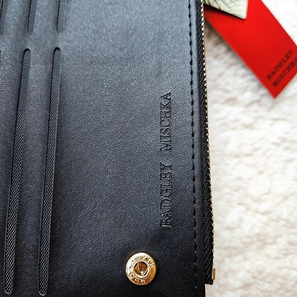 Badgley Mischka - Black Quilted Wallet - Picture 8 of 8